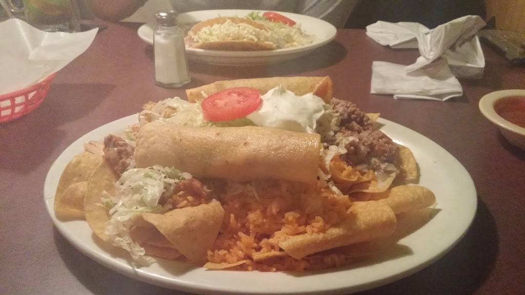 El Rancho | restaurant | 119 N Main St, Stuart, VA 24171, USA | 2766948555 OR +1 276-694-8555