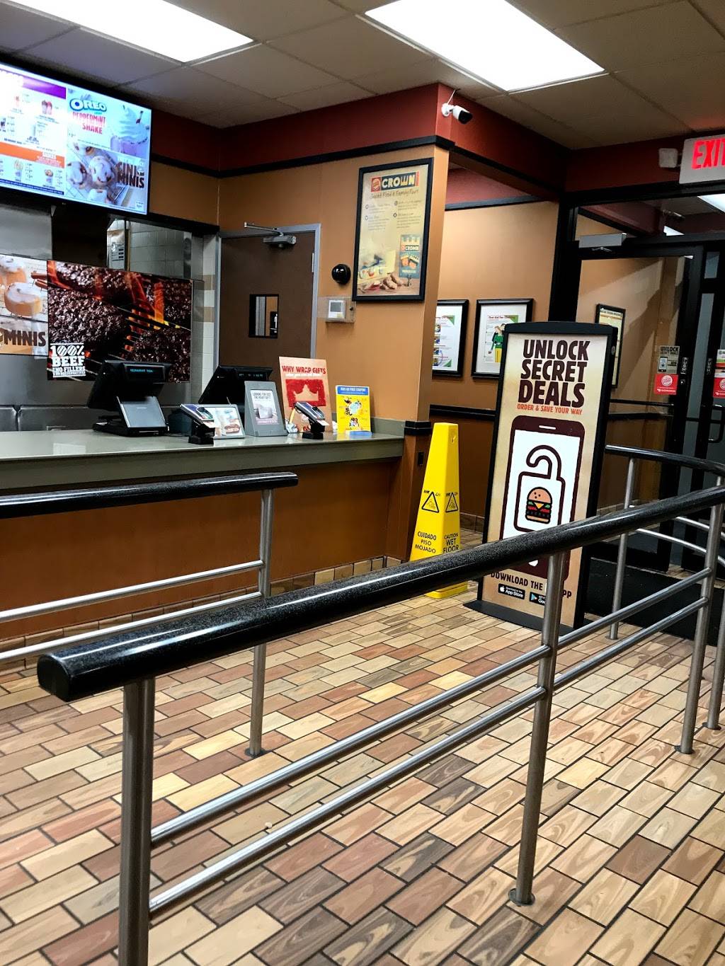 Burger King | restaurant | 1242 Lee St, Des Plaines, IL 60018, USA | 8478270430 OR +1 847-827-0430