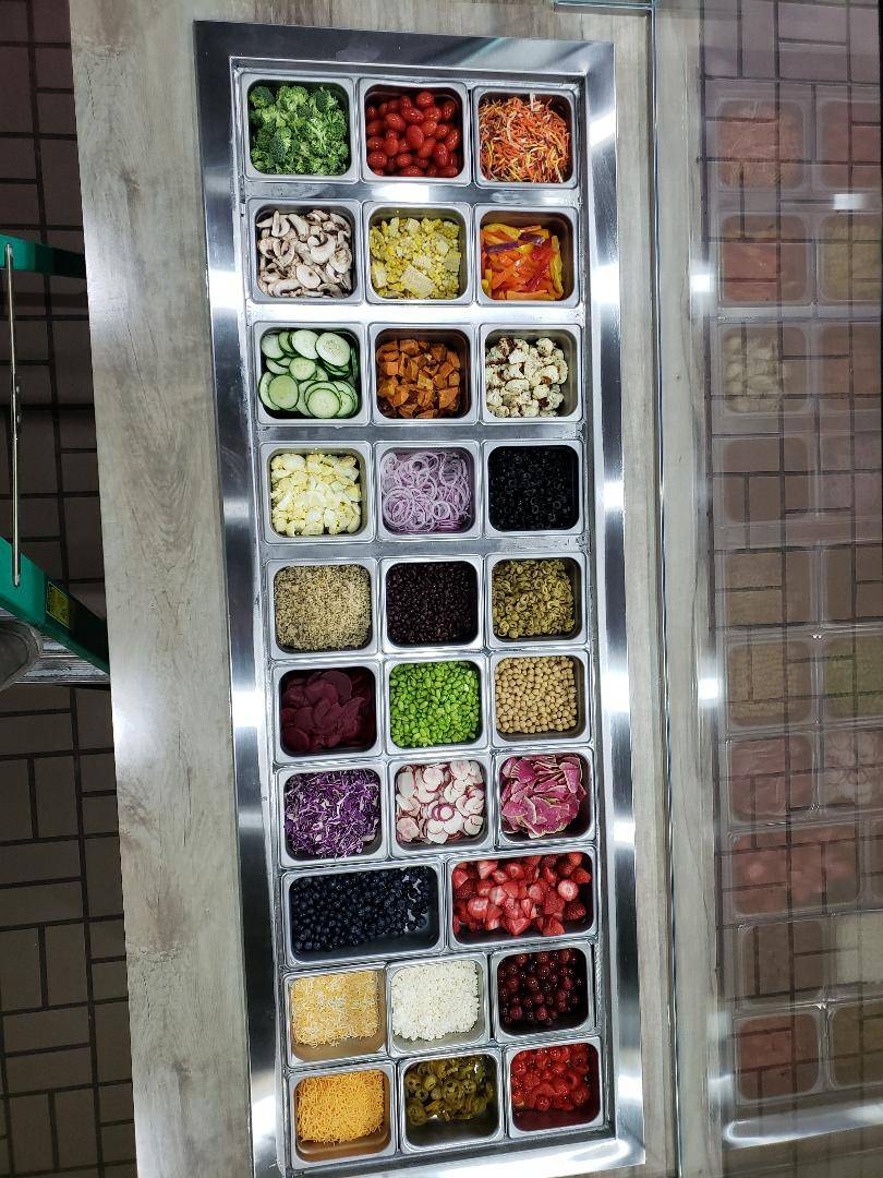 Grand Traverse Salad Company | restaurant | 2500 W South Airport Rd, Traverse City, MI 49684, USA | 2316425900 OR +1 231-642-5900