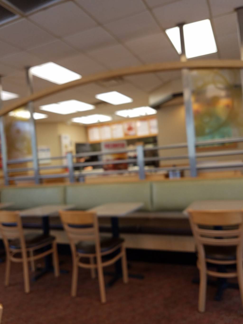 Wendys | restaurant | 579 Cahaba Valley Rd, Pelham, AL 35124, USA | 2059854443 OR +1 205-985-4443