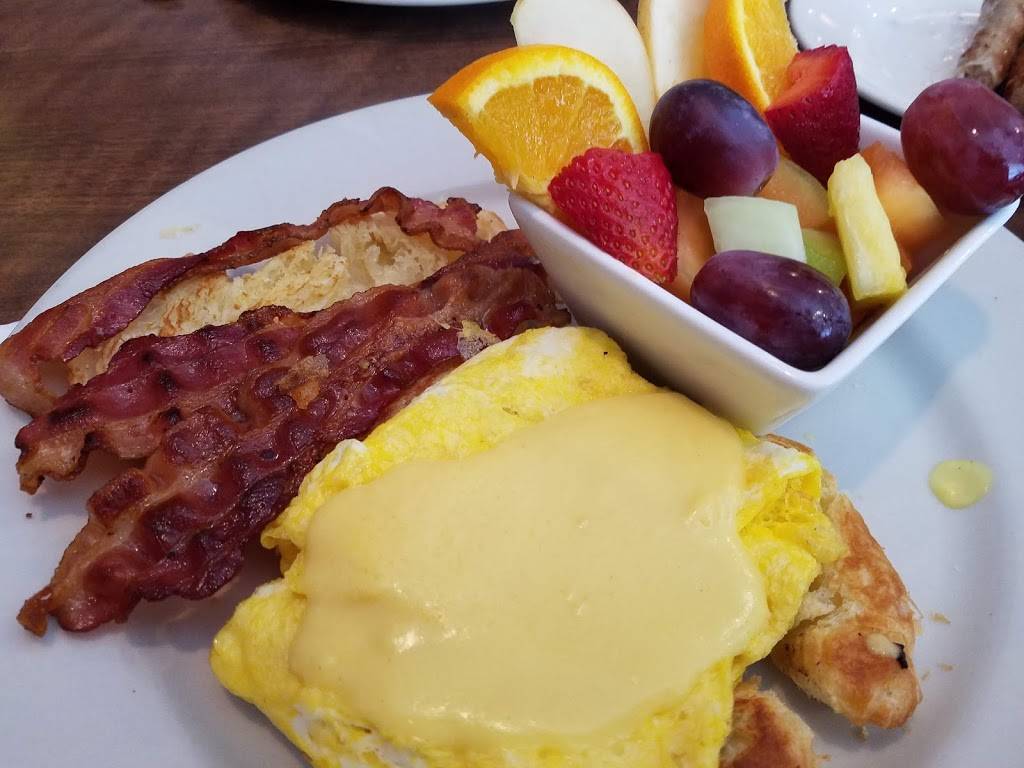 My Friends Restaurant | restaurant | 11616 Detroit Ave, Cleveland, OH 44102, USA | 2162212575 OR +1 216-221-2575