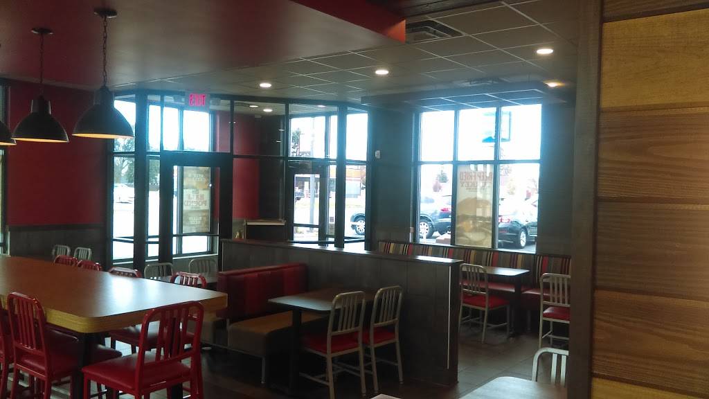 Arbys | restaurant | 1661 N Henderson St, Galesburg, IL 61401, USA | 3093442591 OR +1 309-344-2591