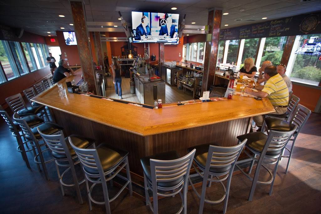 Platform Sports Bar | restaurant | 125A Pleasant St, Northampton, MA 01060, USA | 4133413161 OR +1 413-341-3161