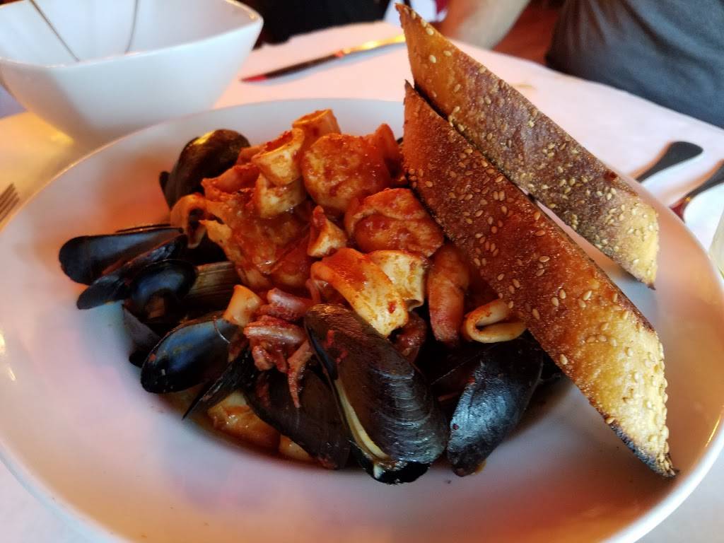 La Chinita Poblana | restaurant | 61 Main St, Irvington, NY 10533, USA | 9142319398 OR +1 914-231-9398