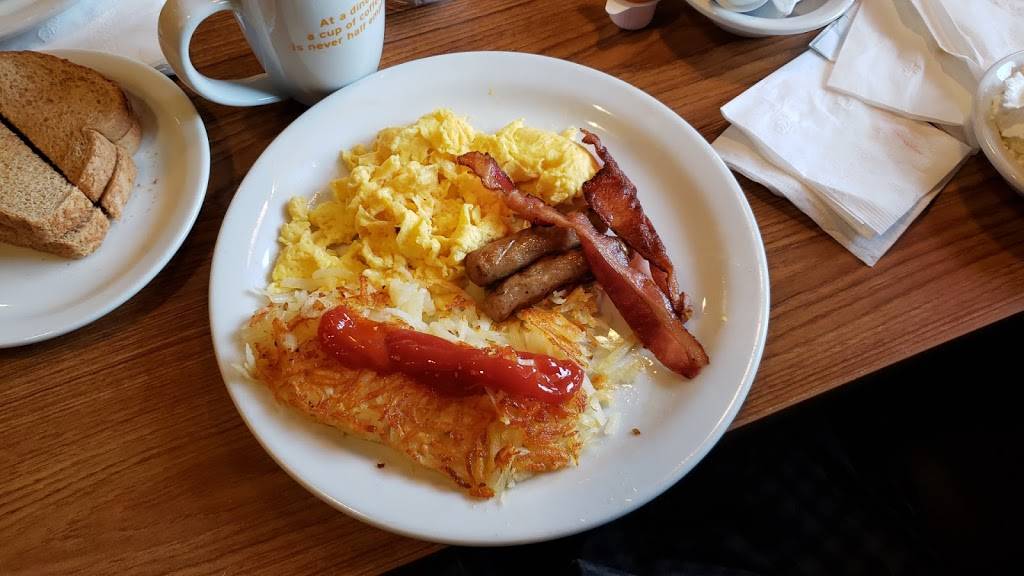 Dennys | restaurant | 14240 US-395, Adelanto, CA 92301, USA | 7605309983 OR +1 760-530-9983