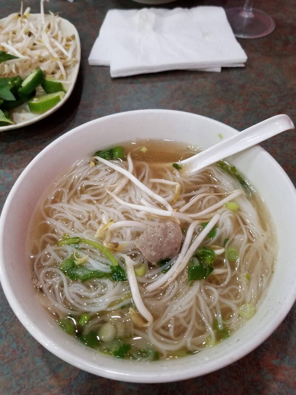 Pho King | restaurant | 210 Needmore Rd suit G, Clarksville, TN 37040, USA | 9318962222 OR +1 931-896-2222