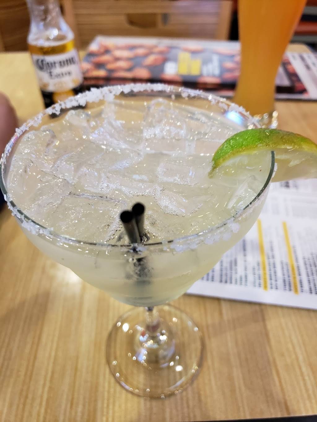 Buffalo Wild Wings | meal takeaway | 9810 NE Cascades Pkwy, Portland, OR 97220, USA | 5032810351 OR +1 503-281-0351