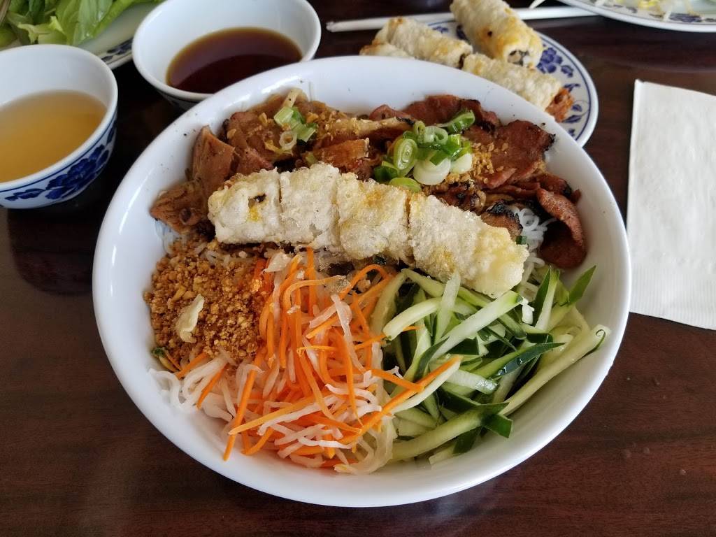 Viet Huong Restaurant | restaurant | 10727 Garvey Ave, El Monte, CA 91733, USA | 6264542590 OR +1 626-454-2590