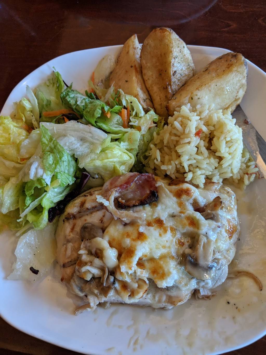 Au Vieux Duluth Cornwall | restaurant | 1140-A Brookdale Ave, Cornwall, ON K6J 4P4, Canada | 6139337000 OR +1 613-933-7000