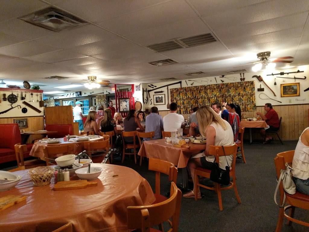 Monte Ne Inn Chicken | restaurant | 13843 AR-94, Rogers, AR 72758, USA | 4796365511 OR +1 479-636-5511