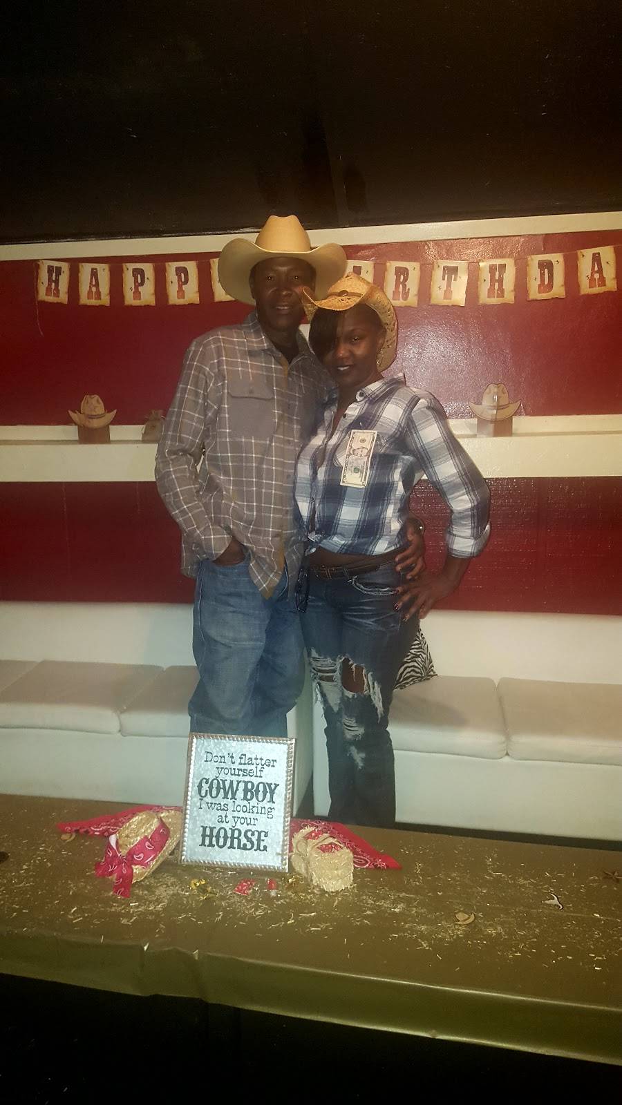 BOOM BOOM lounge | restaurant | 4222 W Camp Wisdom Rd, Dallas, TX 75237, USA | 2147214210 OR +1 214-721-4210