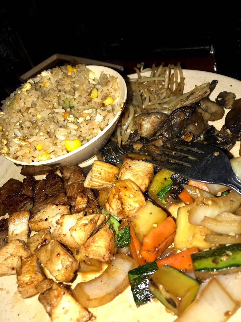 Somethings Fishy | restaurant | 21812 Ventura Blvd, Woodland Hills, CA 91364, USA | 8188843880 OR +1 818-884-3880