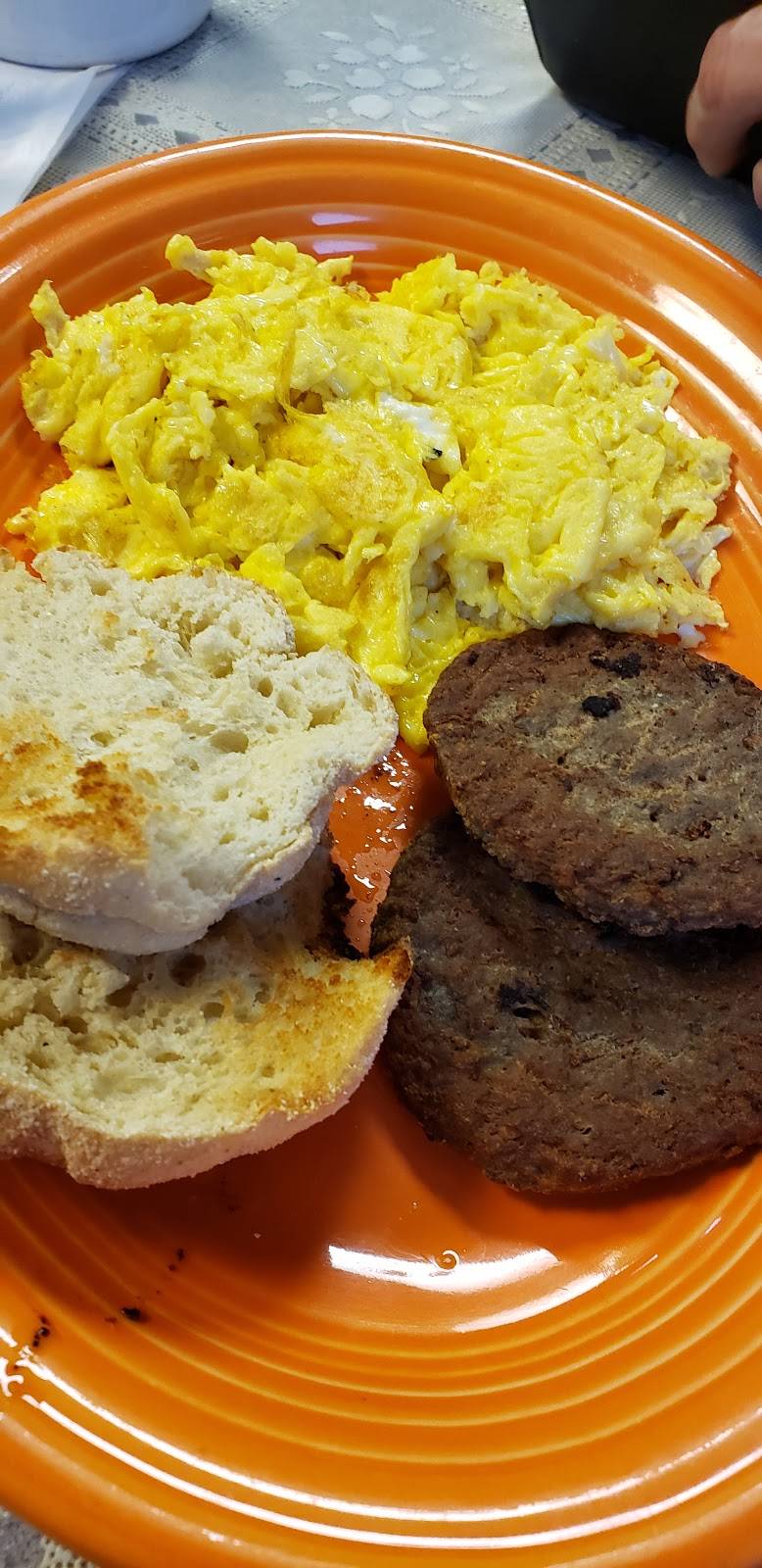 Lighthouse Family Restaurant | restaurant | 201 S Walnut St, Rochester, IL 62563, USA | 2174982000 OR +1 217-498-2000