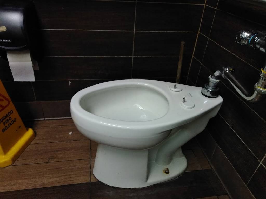 Arbys | restaurant | 6410 N Blackstone Ave, Fresno, CA 93710, USA | 5594317006 OR +1 559-431-7006