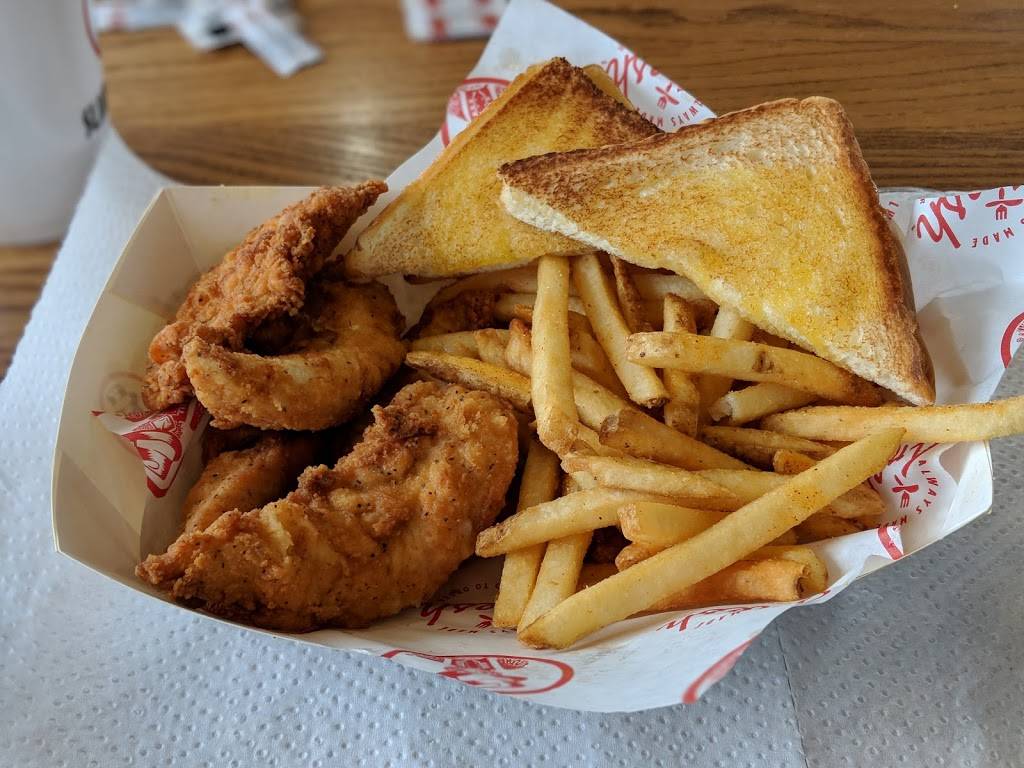 Slim Chickens | restaurant | 5841 Northwest Expy, Warr Acres, OK 73132, USA | 4054707179 OR +1 405-470-7179