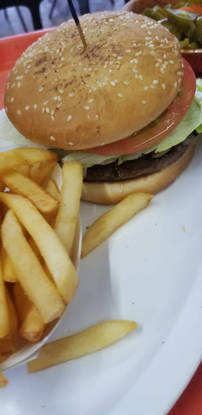 Q Burger | restaurant | Av. Ruiz 1373-3, Zona Centro, 22800 Ensenada, B.C., Mexico | 016461556238 OR +52 646 155 6238