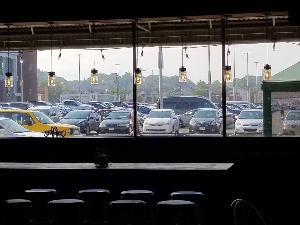 Arora Grill and Cafe | restaurant | 2002 3rd Ave, Huntington, WV 25703, USA | 6813783459 OR +1 681-378-3459