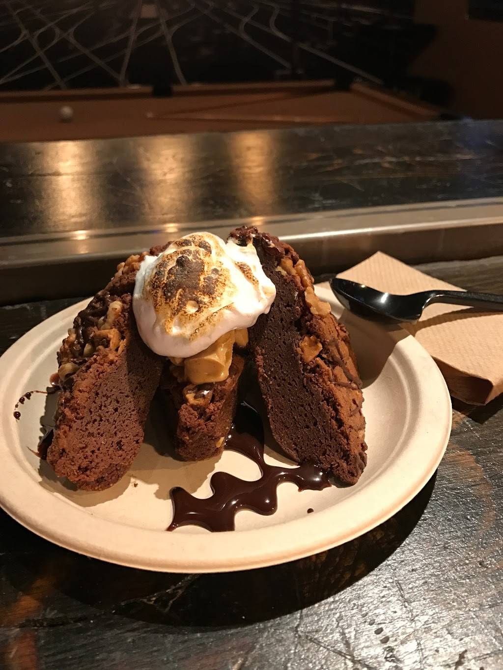 Eighth & Rail | restaurant | 22505 8th St, Newhall, CA 91321, USA | 6612557833 OR +1 661-255-7833