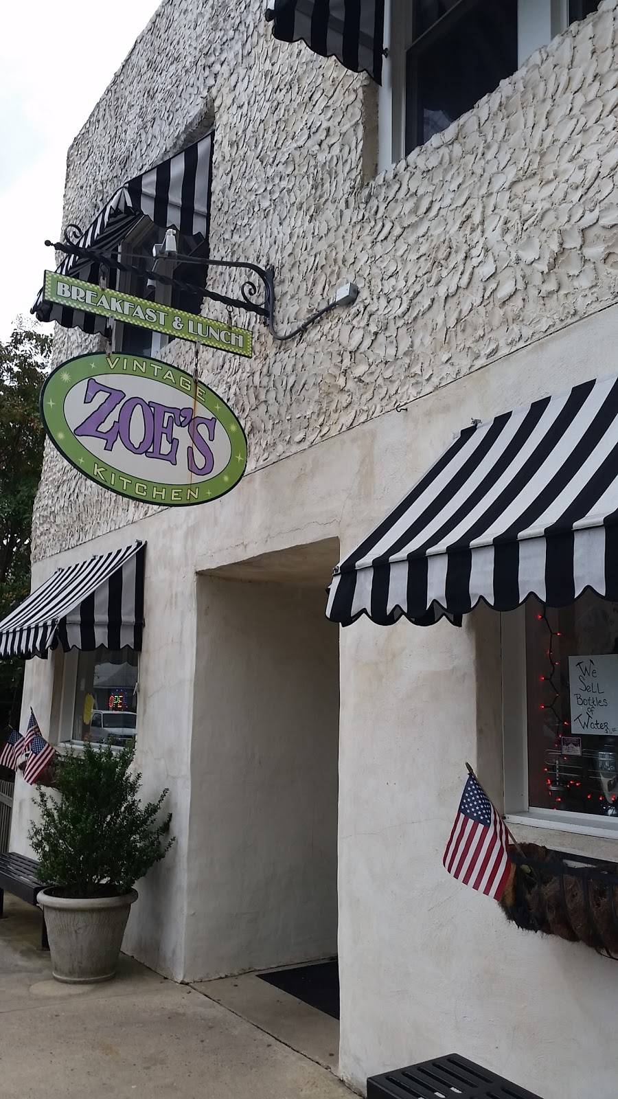 Zoes Vintage Kitchen Inc | restaurant | 77 Center Ave, Atlantic Highlands, NJ 07716, USA | 7327089637 OR +1 732-708-9637