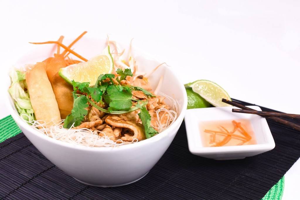 Délices Thaï xp | restaurant | 600 Rue Pierre-Caisse, Saint-Jean-sur-Richelieu, QC J3A 1M1, Canada | 4503590486 OR +1 450-359-0486