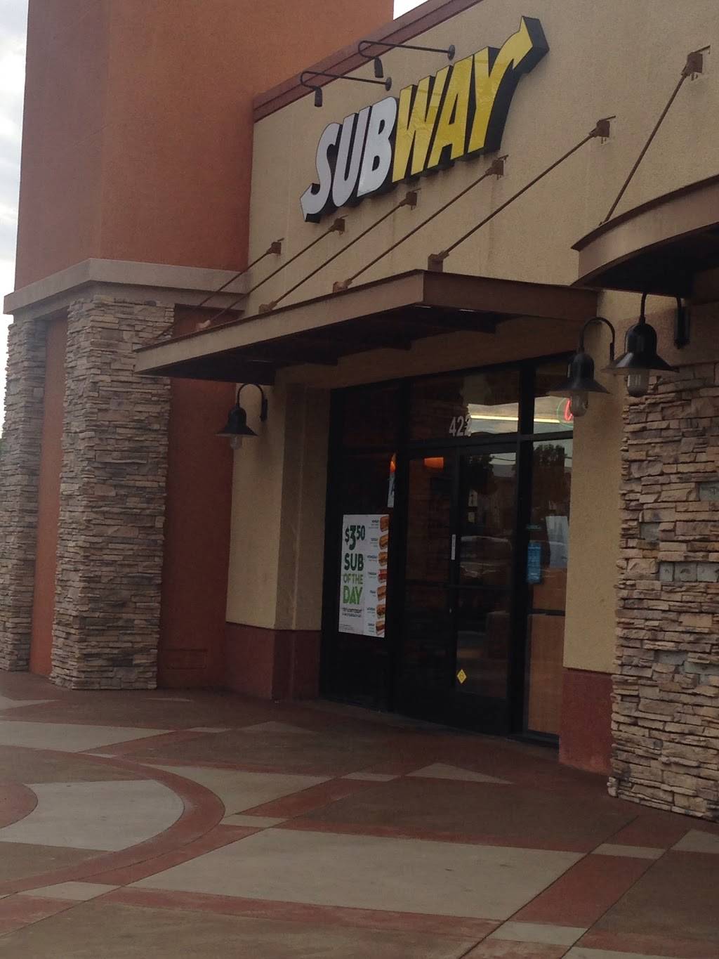 Subway Restaurants | restaurant | 422 Auto Center Dr, Claremont, CA 91711, USA | 9096215678 OR +1 909-621-5678