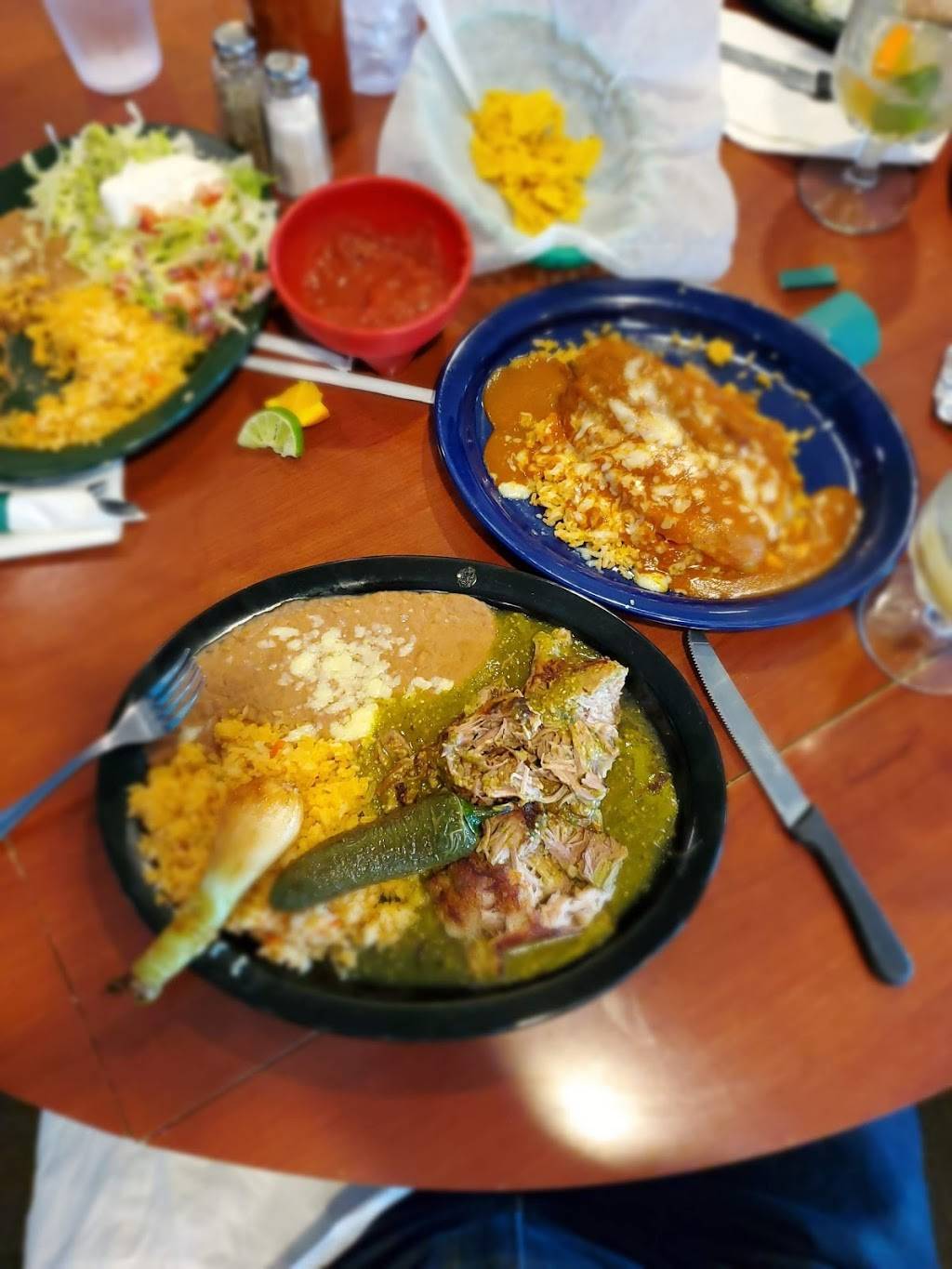 El Toro Bar & Grill | restaurant | 1006 Memorial Blvd, Murfreesboro, TN 37129, USA | 6155465150 OR +1 615-546-5150