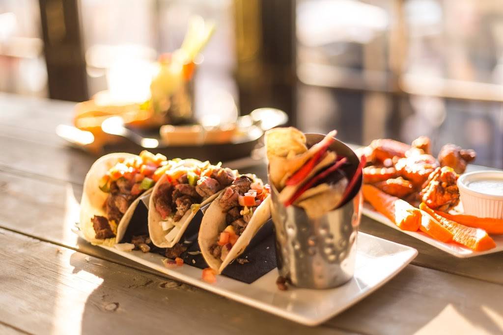 The Rooftop at Lansdowne Arms | restaurant | 9352 Dorchester St, Highlands Ranch, CO 80129, USA | 3033469136 OR +1 303-346-9136