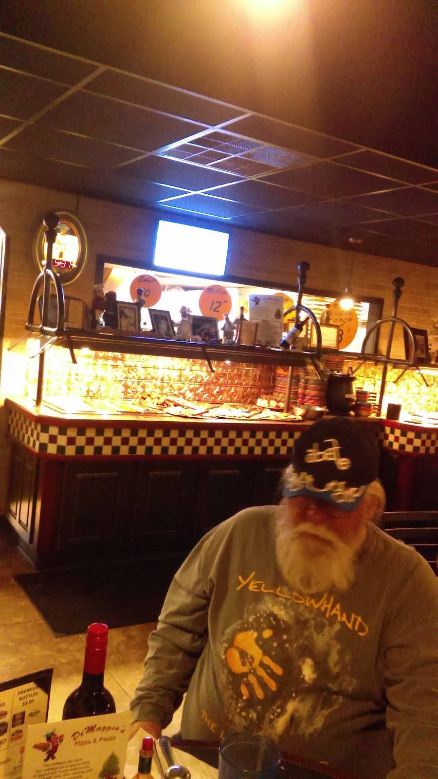 Dimaggios Italian Restaurant | restaurant | 808 Broadway, Highland, IL 62249, USA | 6186541977 OR +1 618-654-1977