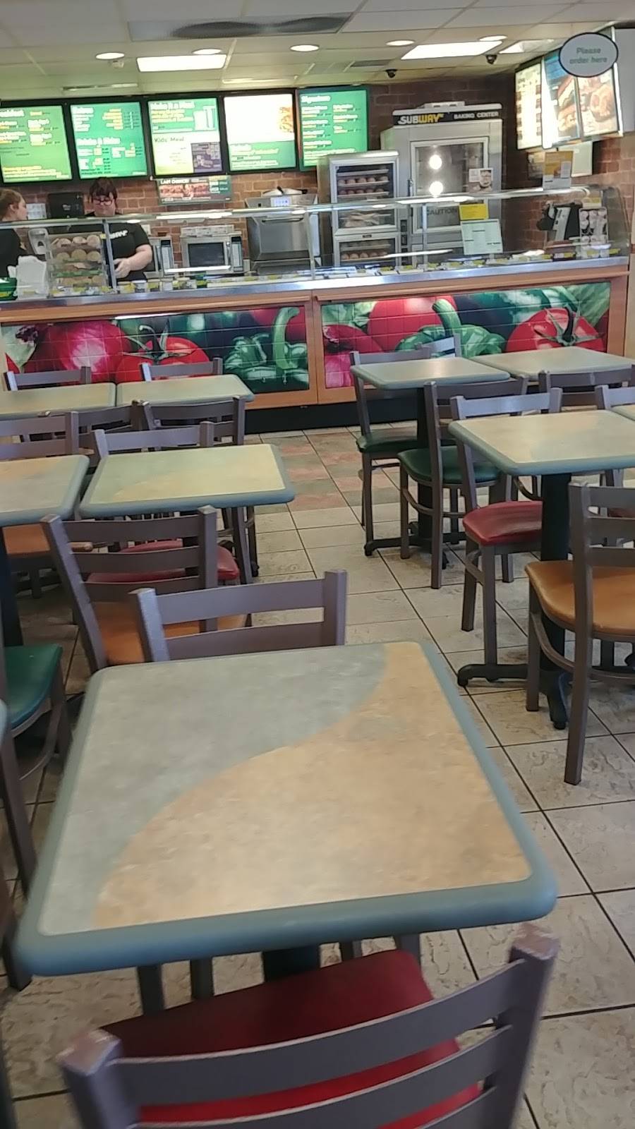 Subway | restaurant | 605 Carlyle Ave, Belleville, IL 62221, USA | 6182772200 OR +1 618-277-2200