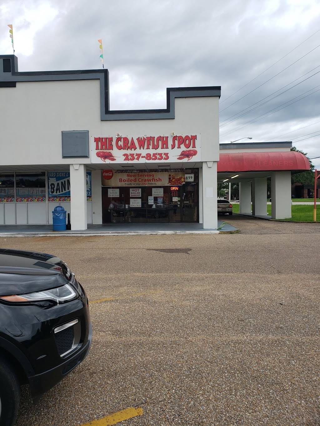 The Crawfish Spot | restaurant | 1899 W Pinhook Rd, Lafayette, LA 70508, USA | 3372378533 OR +1 337-237-8533