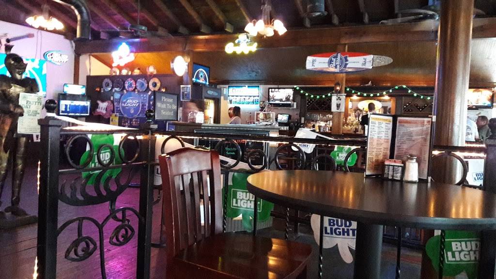 Center Street Tavern | restaurant | 4381 Senator Russell Avenue, Acworth, GA 30101, USA | 7709170004 OR +1 770-917-0004