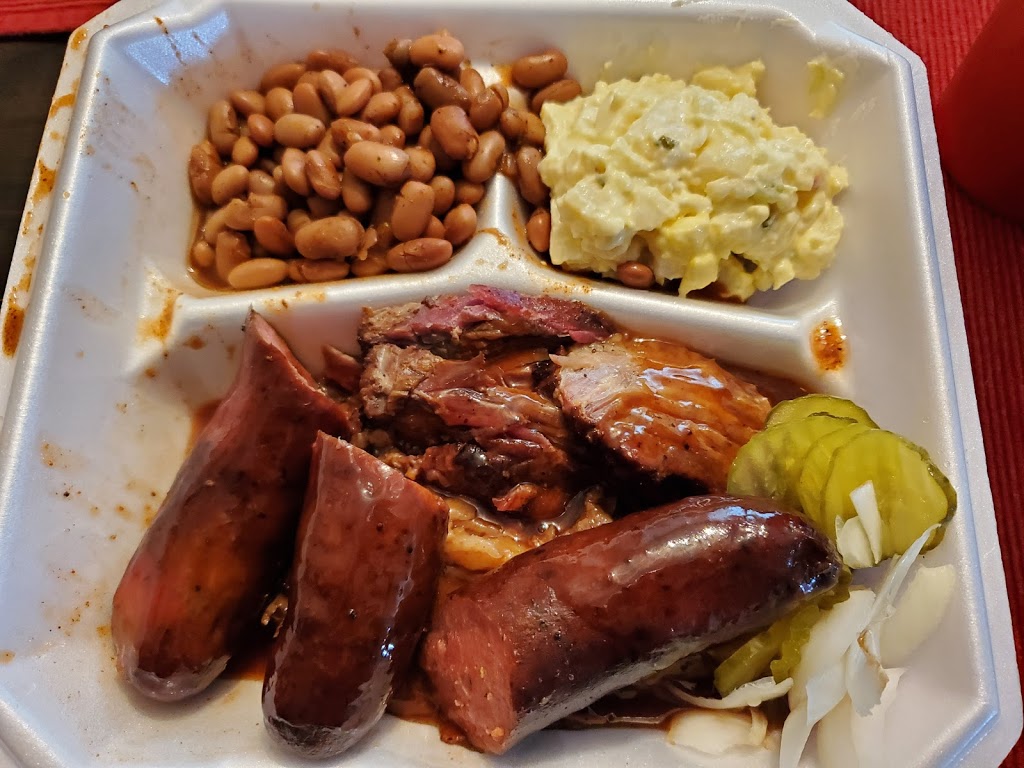 Tillys BBQ | restaurant | 724 TL Overture St, Cuero, TX 77954, USA | 3612756207 OR +1 361-275-6207