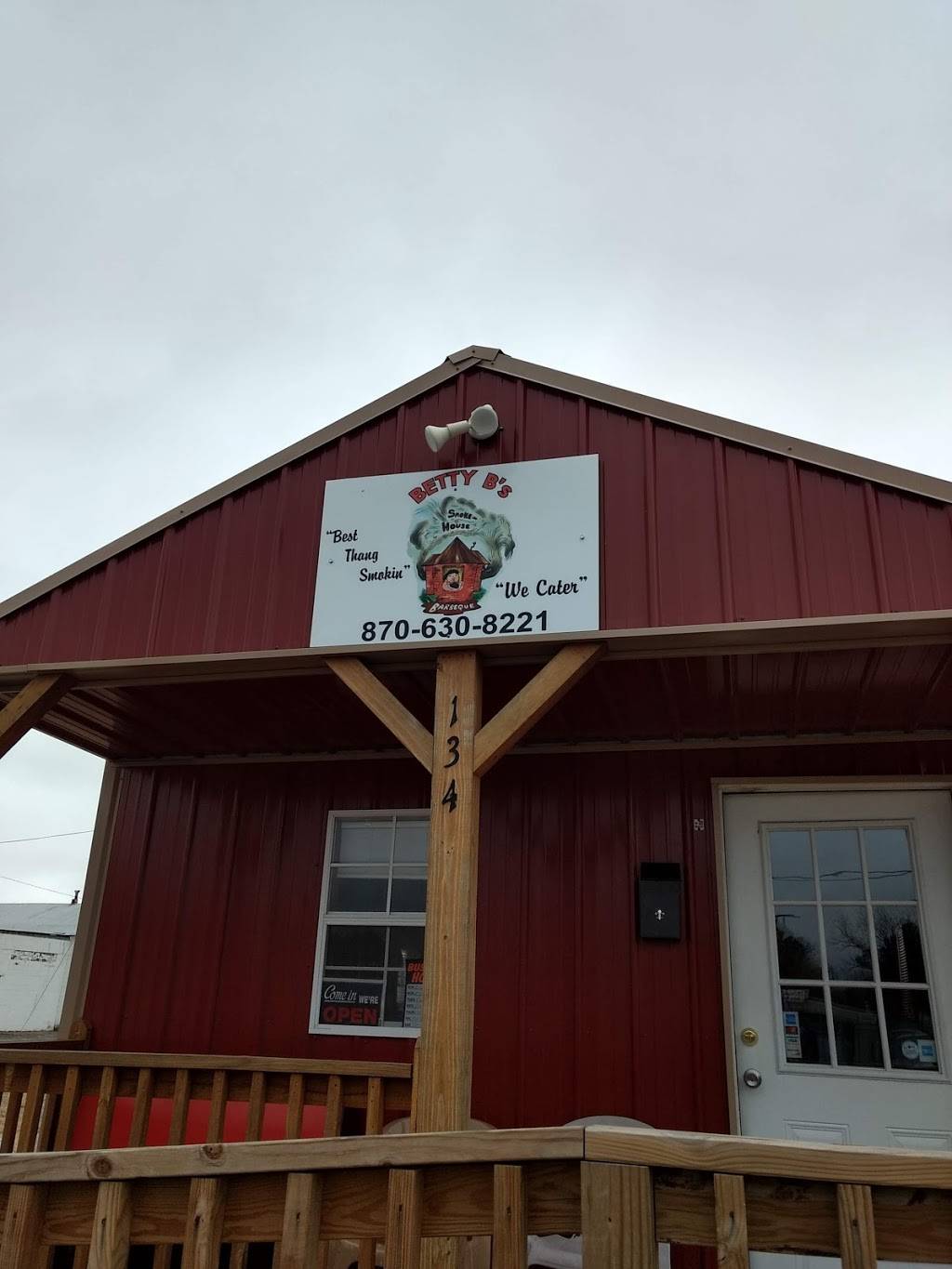 Betty Bs Smokehouse BBQ | restaurant | 144 W Broadway Ave, Forrest City, AR 72335, USA | 8706308221 OR +1 870-630-8221