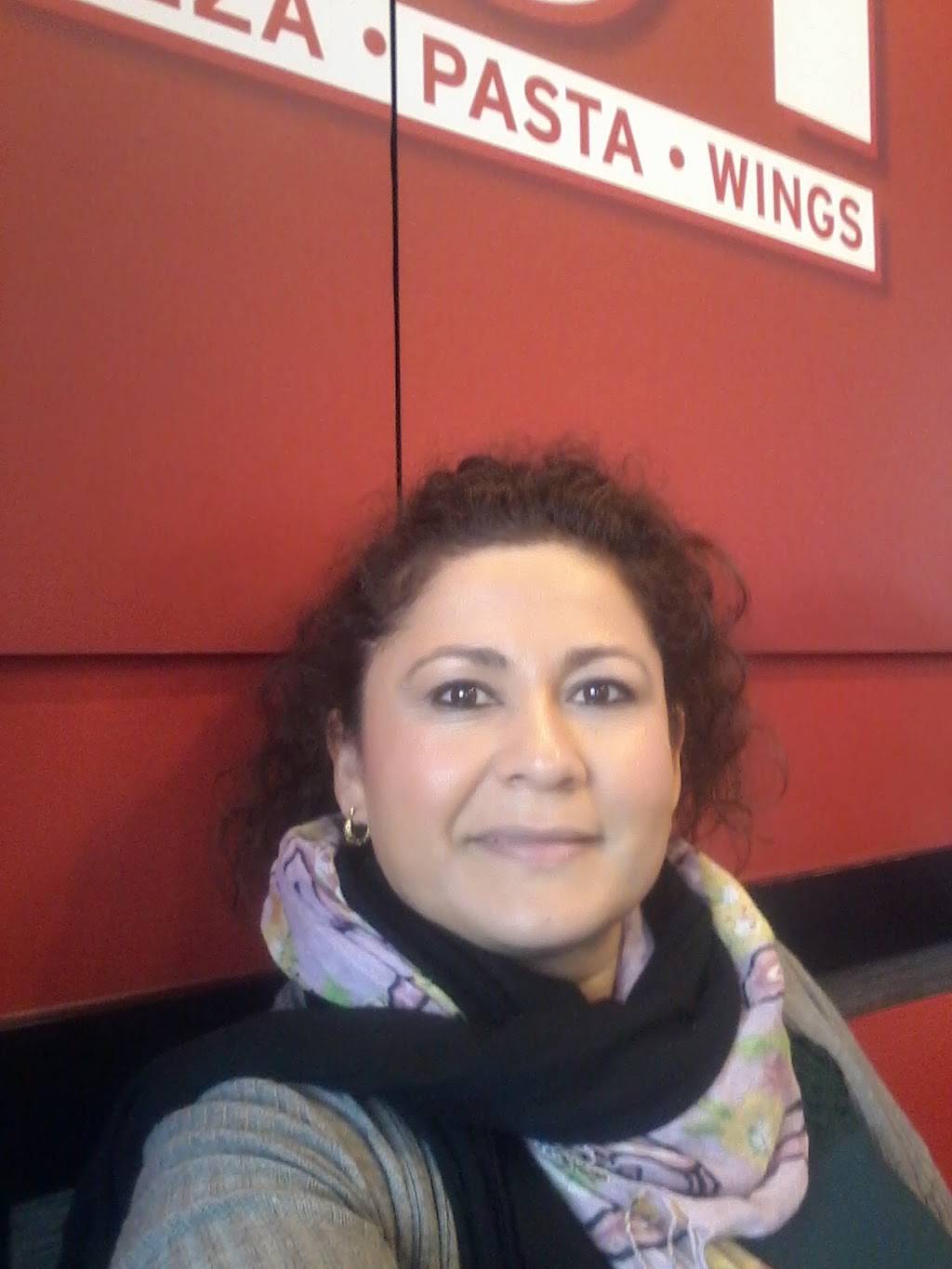 Pizza Hut | restaurant | 29607 The Old Rd, Castaic, CA 91384, USA | 6612574298 OR +1 661-257-4298