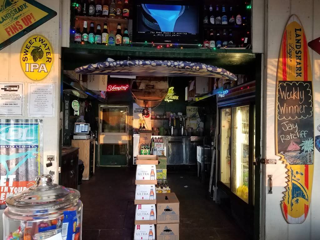 Tiki Bar Grill | restaurant | 508 S Main Ave, Minneola, FL 34715, USA | 3523942232 OR +1 352-394-2232