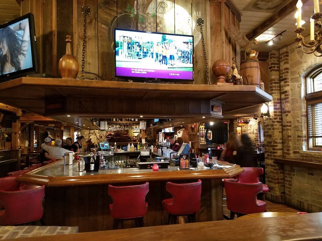 The Village Squire (Crystal Lake) | restaurant | 4818 Northwest Hwy, Crystal Lake, IL 60014, USA | 8154554130 OR +1 815-455-4130