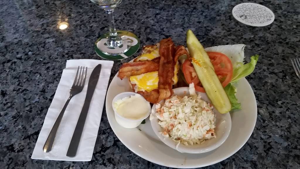 Mr Mikes Restaurant & Lounge | night club | 1149 Main St, Haverhill, MA 01830, USA | 9783735712 OR +1 978-373-5712