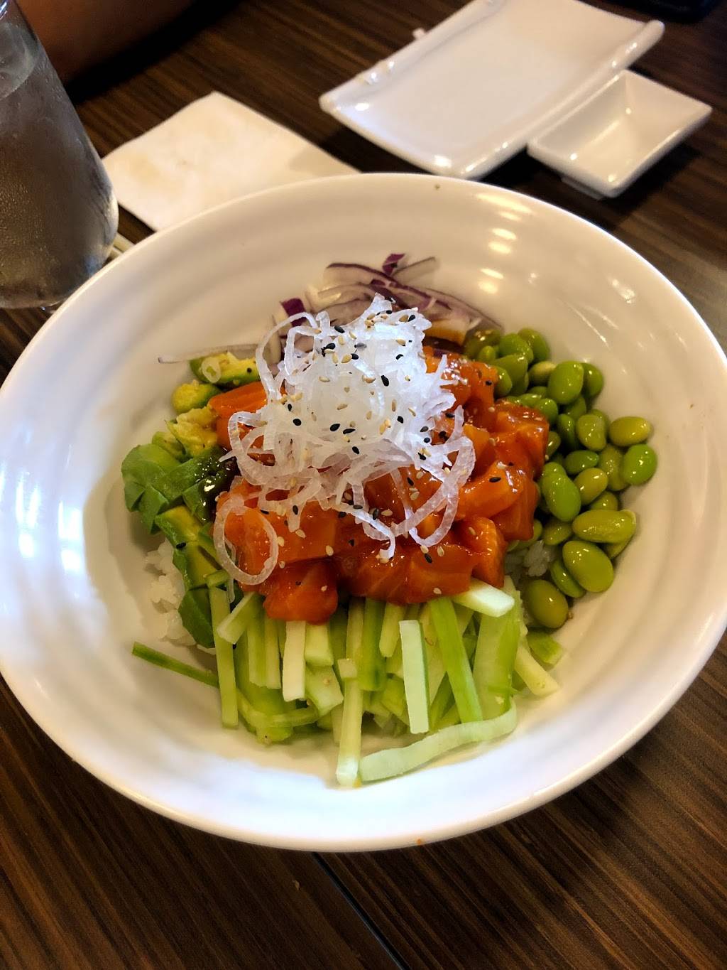 Sushi Newtown | restaurant | 311 Rue de la Montagne, St, Montreal, QC H3C 0R6, Canada | 5143794788 OR +1 514-379-4788