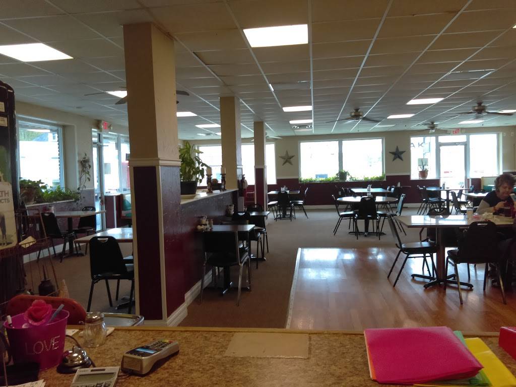 Connies Country Kitchen | restaurant | 300 E Main St, Paoli, IN 47454, USA | 8127231122 OR +1 812-723-1122