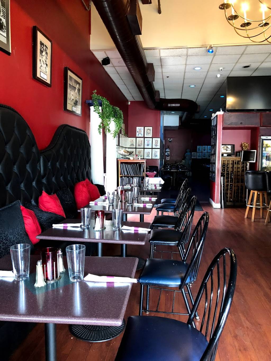 Luna Del Sea Steak & Seafood Bistro | restaurant | 300 W Pratt St, Baltimore, MD 21201, USA | 4107528383 OR +1 410-752-8383