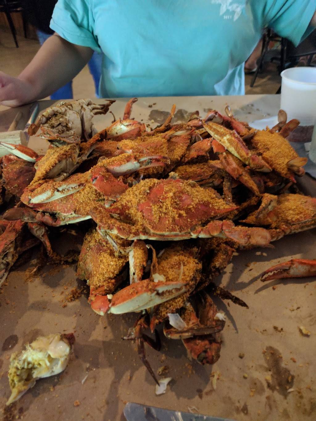 Islander Inn | restaurant | 9008 Cuckold Point Rd, Baltimore, MD 21219, USA | 4103880713 OR +1 410-388-0713