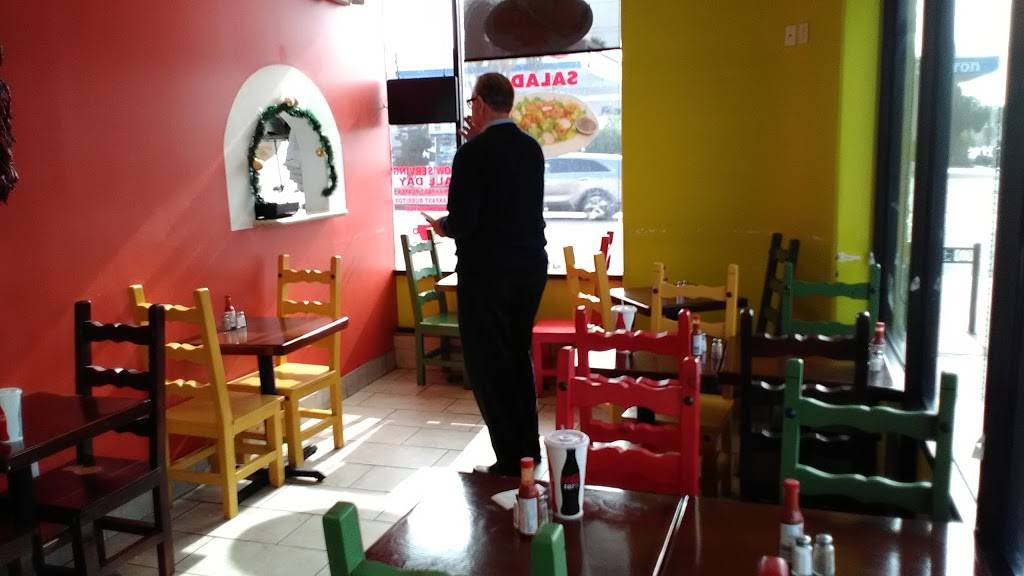 Tacos Cancun | restaurant | 459 W Broadway, Glendale, CA 91204, USA | 8183965584 OR +1 818-396-5584