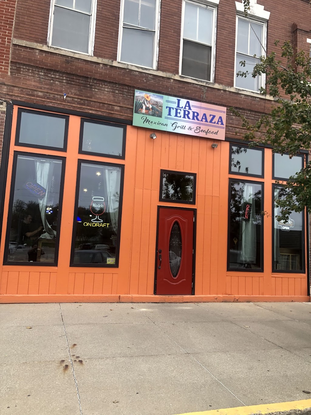 La Terraza Mexican Grill And Seafood | restaurant | 602 2nd St, Traer, IA 50675, USA | 3194786223 OR +1 319-478-6223