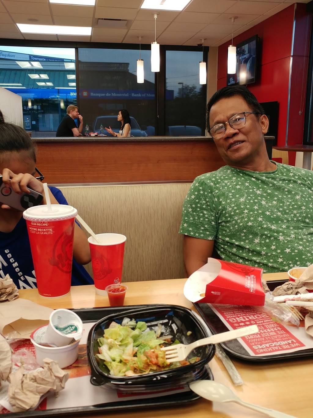 Wendys | restaurant | 2456 Bank St, Ottawa, ON K1A 0A1, Canada | 6137387980 OR +1 613-738-7980