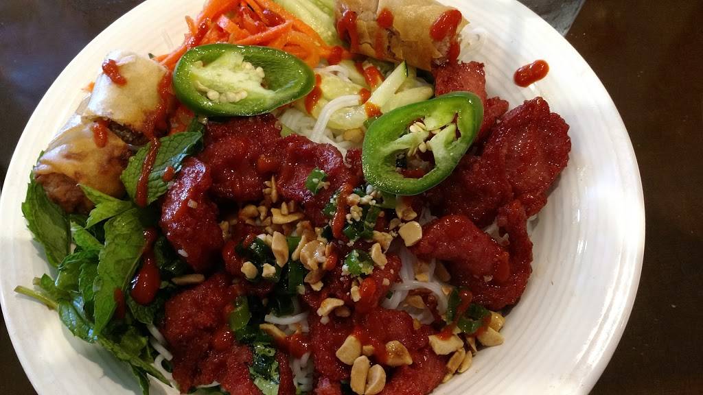 VII Asian Bistro | restaurant | 2900 N Classen Blvd G, Oklahoma City, OK 73106, USA | 4056042939 OR +1 405-604-2939