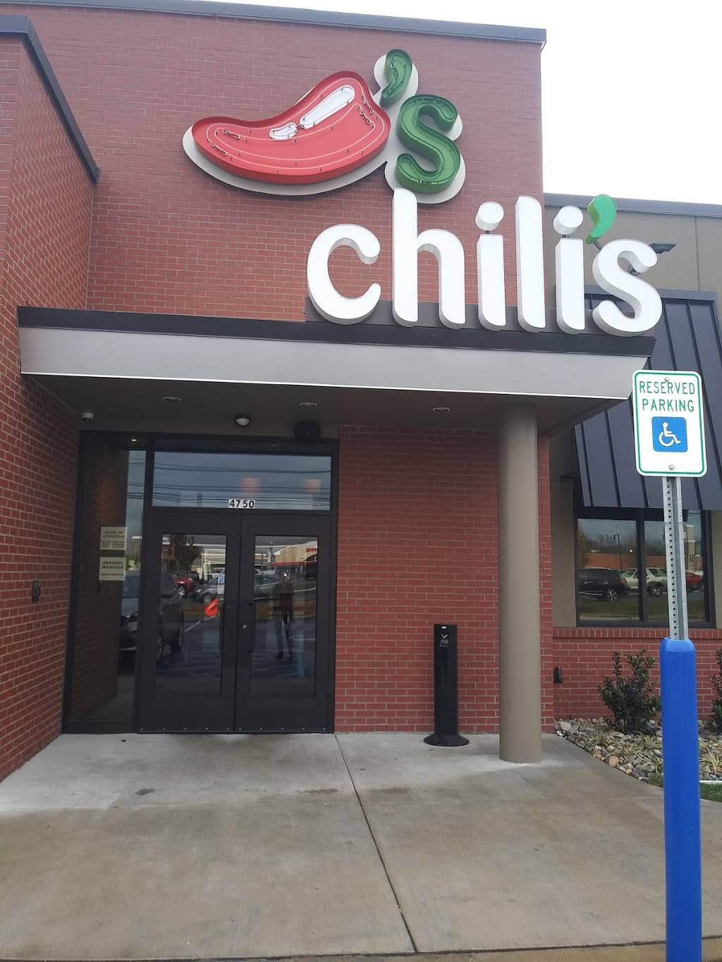 Chilis Grill & Bar | restaurant | 4750 Edgmont Ave, Brookhaven, PA 19015, USA | 4844803442 OR +1 484-480-3442