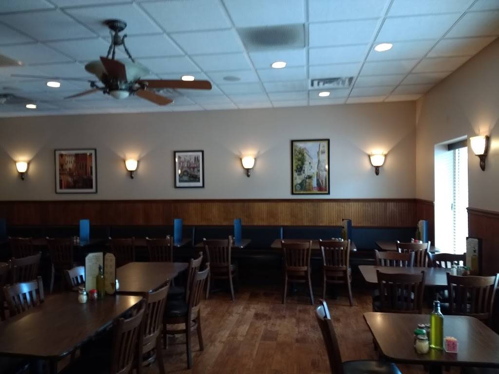 Luccis Pizza & Pasta | restaurant | 3510 PA-130, Irwin, PA 15642, USA | 7247444262 OR +1 724-744-4262