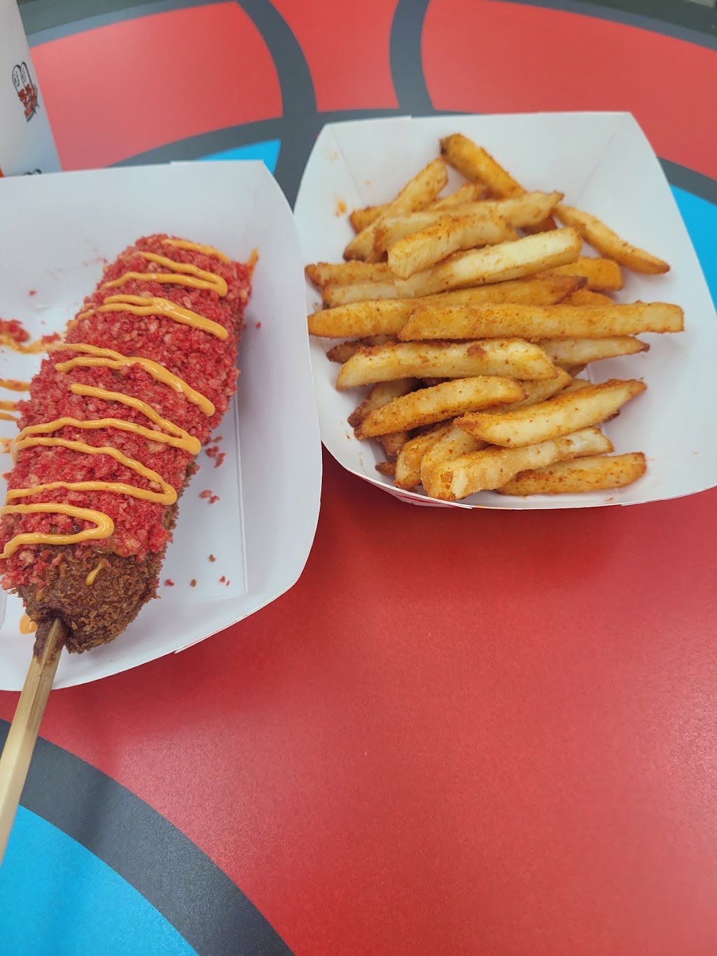 Two Hands Corn Dogs | restaurant | 3811 S Cooper St, Arlington, TX 76015, USA | 2146327669 OR +1 214-632-7669