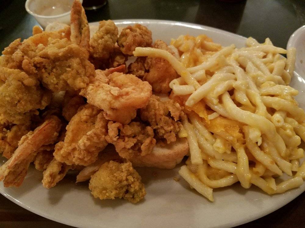 Par 3 Restaurant & Lounge | restaurant | 1530 E Judge Perez Dr, Chalmette, LA 70043, USA | 5042799114 OR +1 504-279-9114