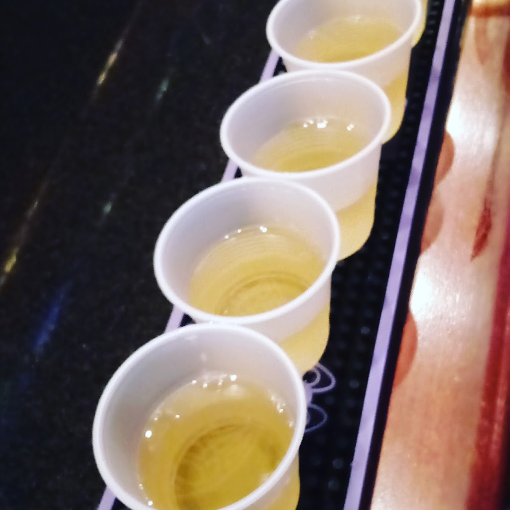 Coaches Corner | restaurant | 220 Bagley St, Detroit, MI 48226, USA | 3138183276 OR +1 313-818-3276